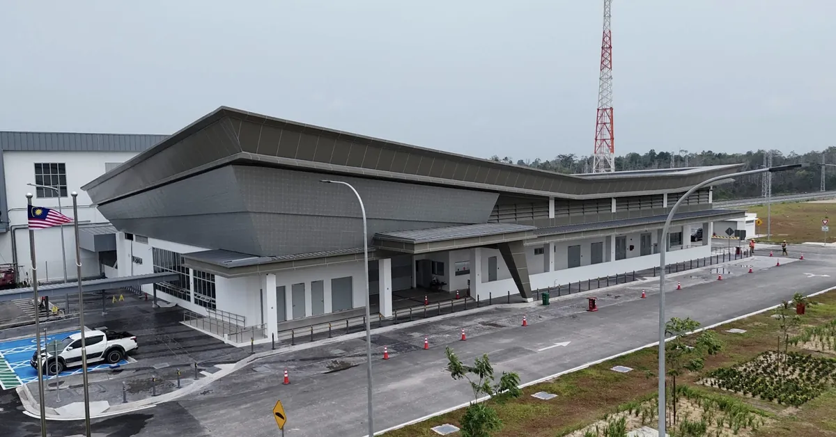 Bangunan Stesen ECRL Cherating dan laluan turun naik penumpang, Oktober 2026